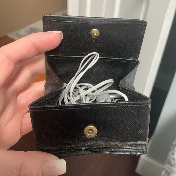 ❌SOLD 1997 authentic Louis Vuitton small coin / earbud case - Picture 9 of 17